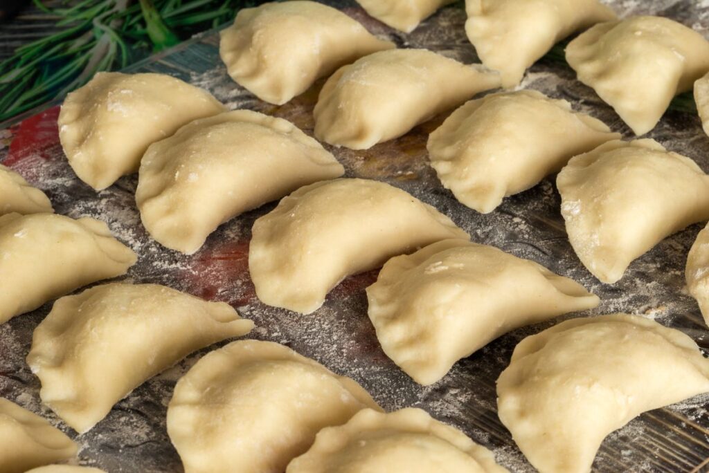 jak zrobić ciasto na pierogi